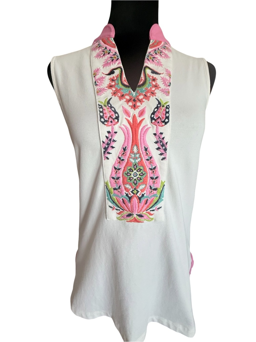 Spartina 449 White Sleeveless Top with Pink Floral Embroidery